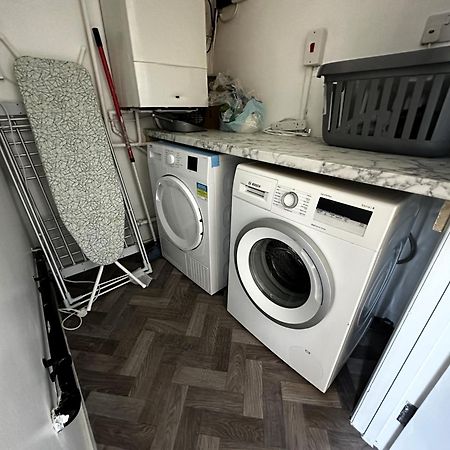 Kennedy Villa - 5 Bedroom House With Hot Tub, Wifi, Free Parkings, Close To Bicester Village Экстерьер фото
