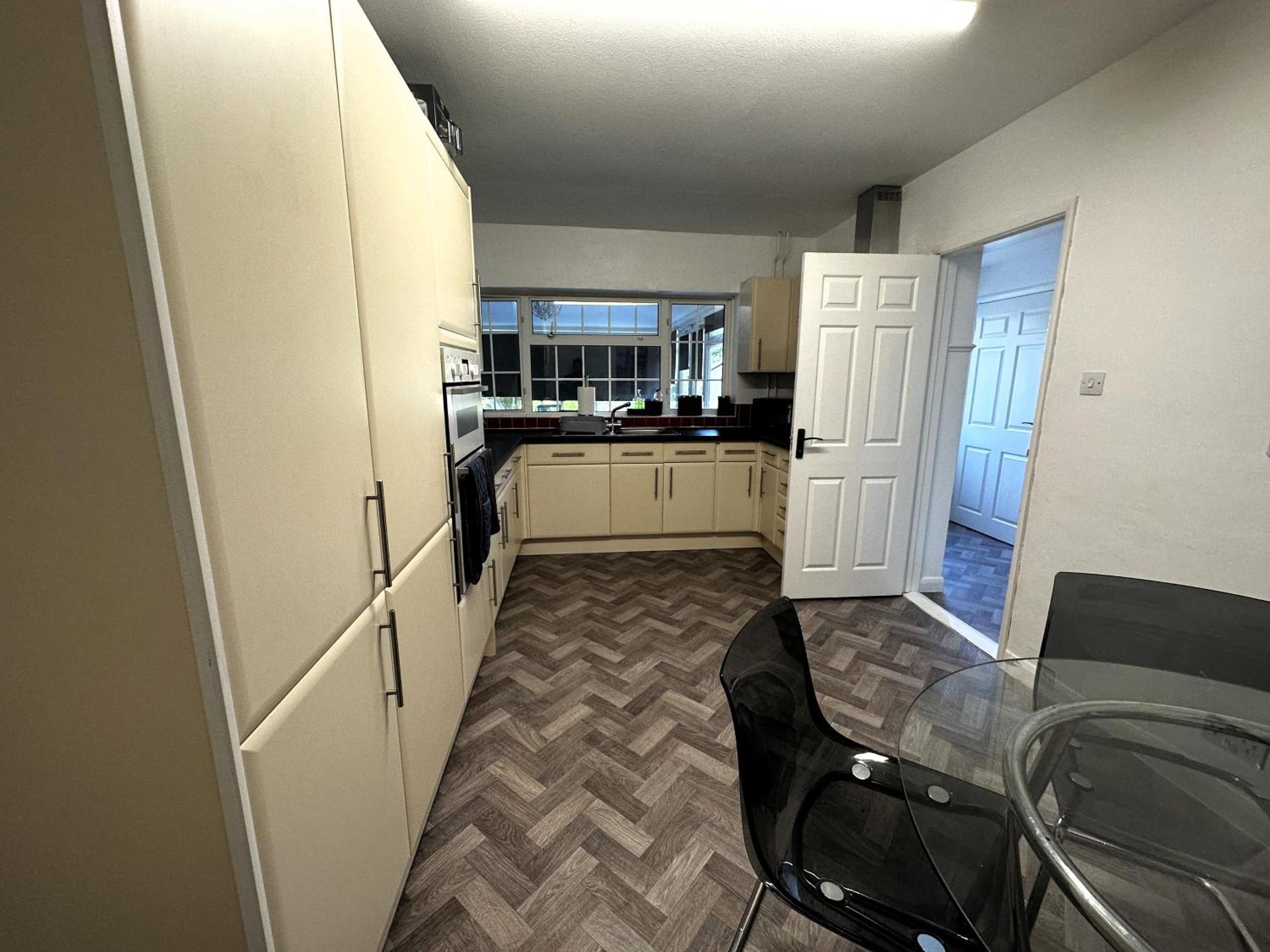 Kennedy Villa - 5 Bedroom House With Hot Tub, Wifi, Free Parkings, Close To Bicester Village Экстерьер фото