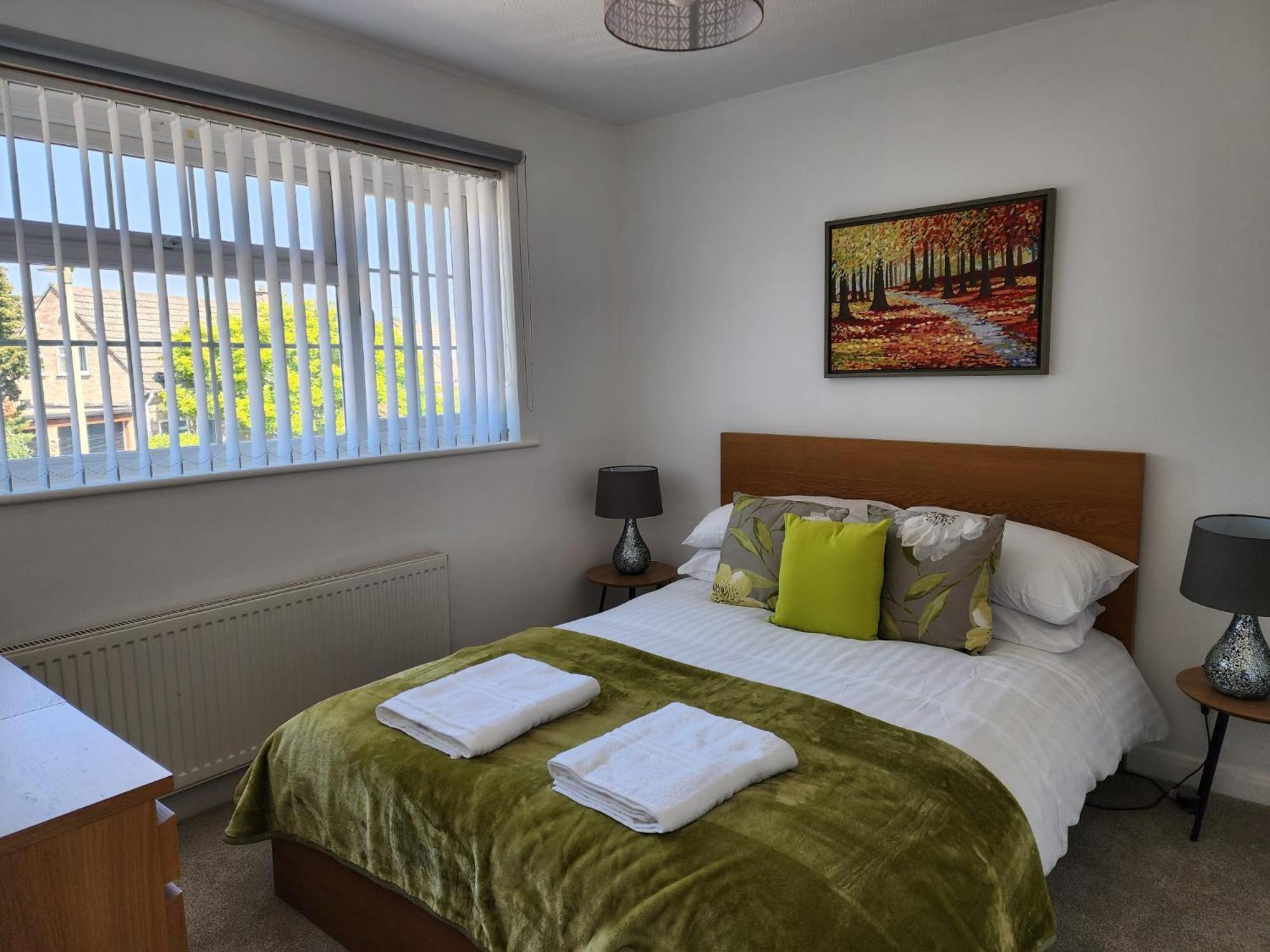 Kennedy Villa - 5 Bedroom House With Hot Tub, Wifi, Free Parkings, Close To Bicester Village Экстерьер фото
