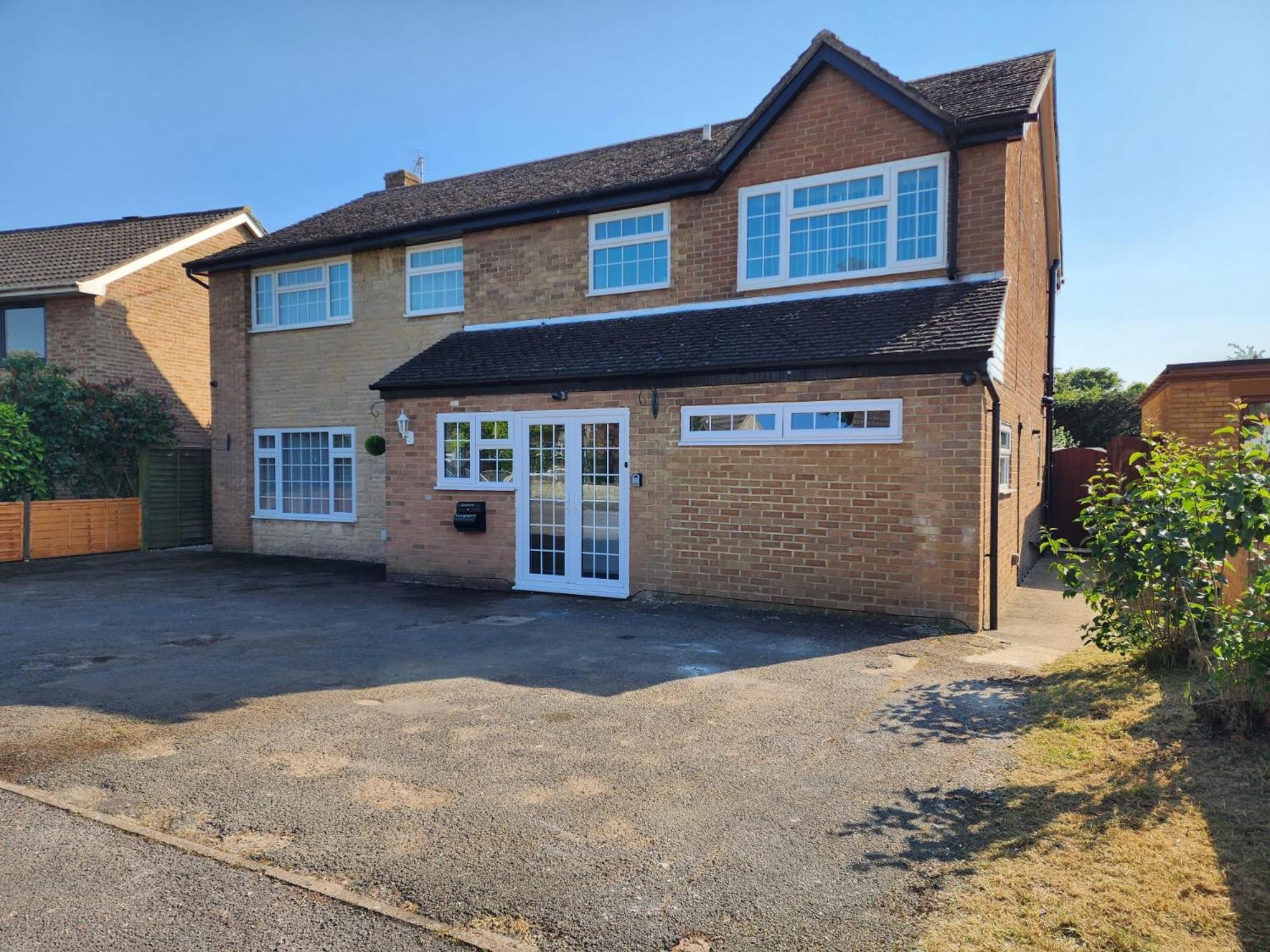 Kennedy Villa - 5 Bedroom House With Hot Tub, Wifi, Free Parkings, Close To Bicester Village Экстерьер фото