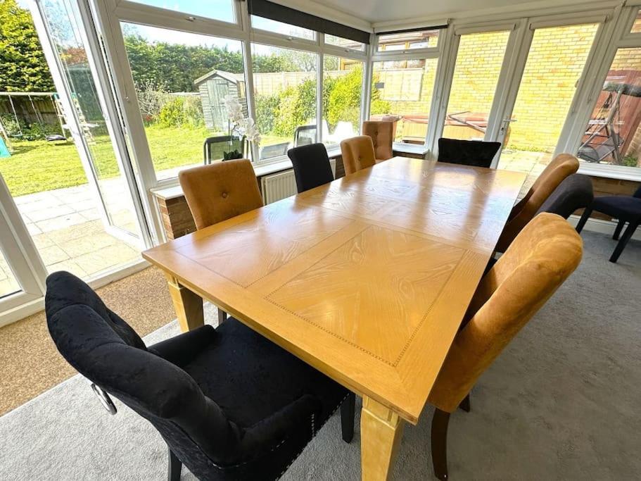 Kennedy Villa - 5 Bedroom House With Hot Tub, Wifi, Free Parkings, Close To Bicester Village Экстерьер фото